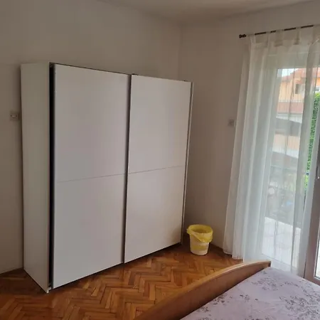 Ivica House Apartment *