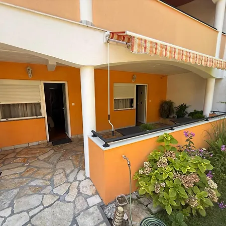 Apartment Ivica House *